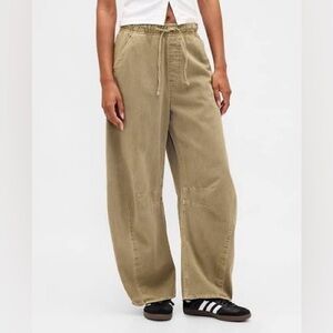 GAP 
Mid Rise Twill Easy Horseshoe Pants MEDIUM